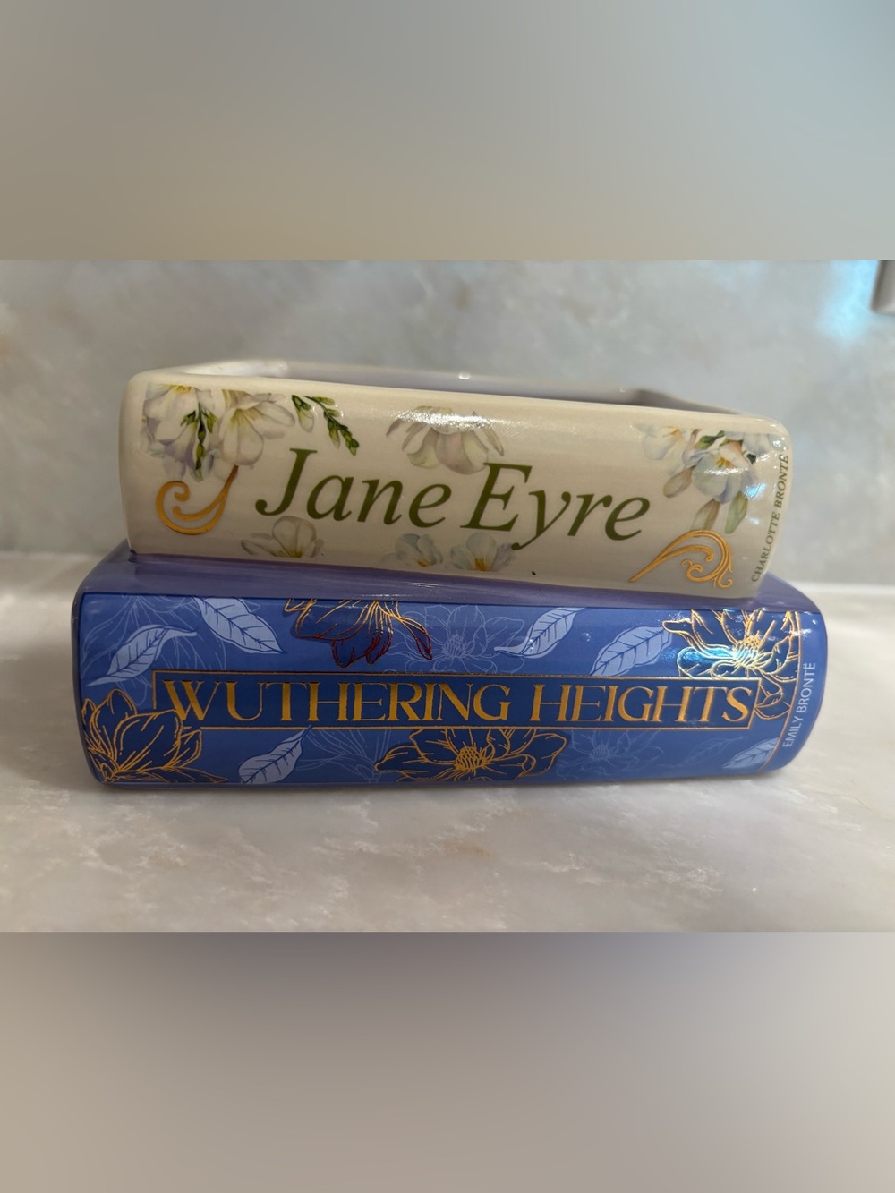 NWT Jane Eyre & Wuthering Heights Porcelain book stack candle